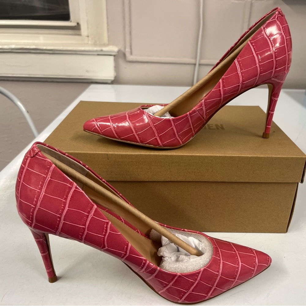 Steve Madden pink crocodile Luiza stiletto heels size 8 new with tags